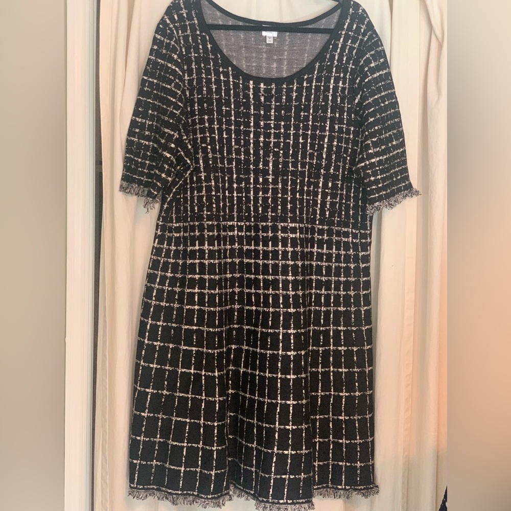 Dressbarn Black and Off White Grid Pattern Knit Dress